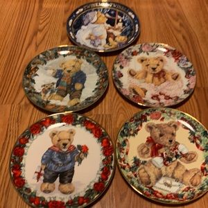 Teddy bear collector plates